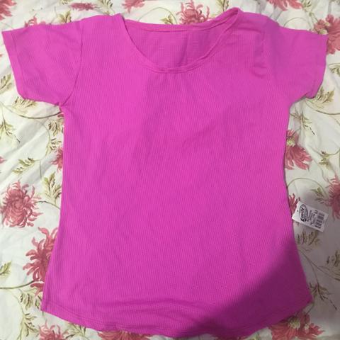 Vendo duas blusas de academia