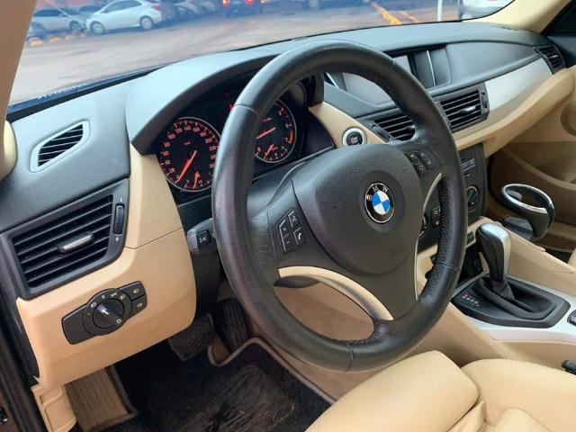 BMW X1 Sdriver 18i Marrom e bancos Bege - Foto 3