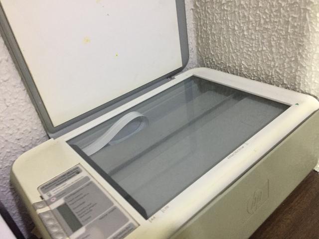 Impressora HP com cartuchos e tinta - Foto 3