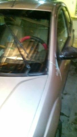 Vendo ou troca carro muito bom fista seda - Foto 2