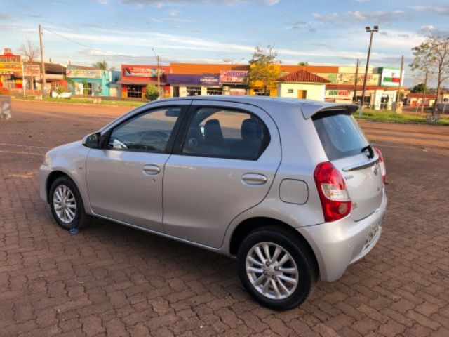 TOYOTA ETIOS XLS 1.5 Ano 13/14 - Foto 4
