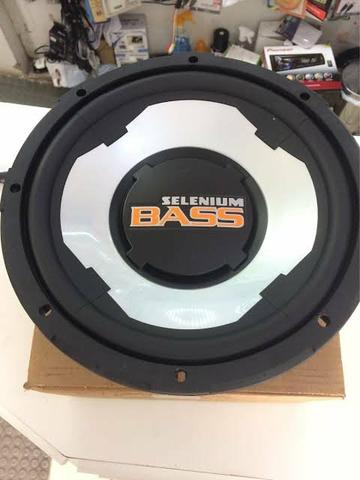 Grave de 12 selenium bass