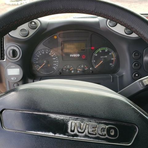 Caminhão Iveco Cursor 330 2011 4x2 (toco) - Foto 9