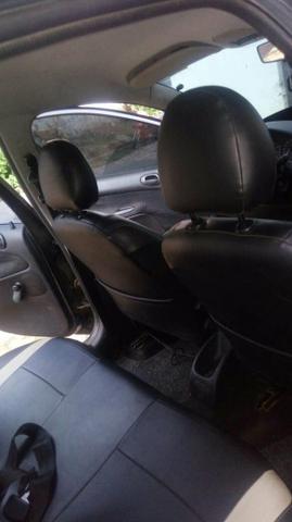 Carro peugeot ano 2002 - Foto 6