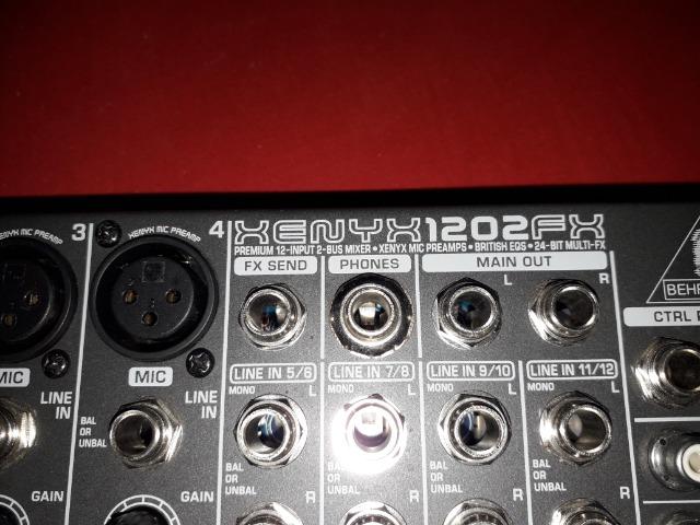 Excelente Mesa de Som Behringer Xenix 1202FX (12 canais) - Baixei para entregar! - Foto 5