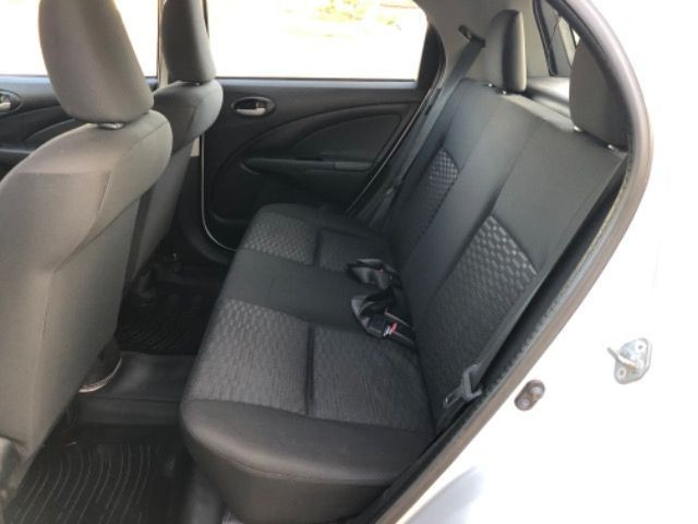 TOYOTA ETIOS XLS 1.5 Ano 13/14 - Foto 6