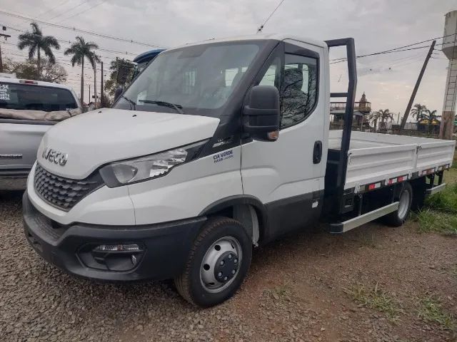 Caminhao Iveco usado à venda