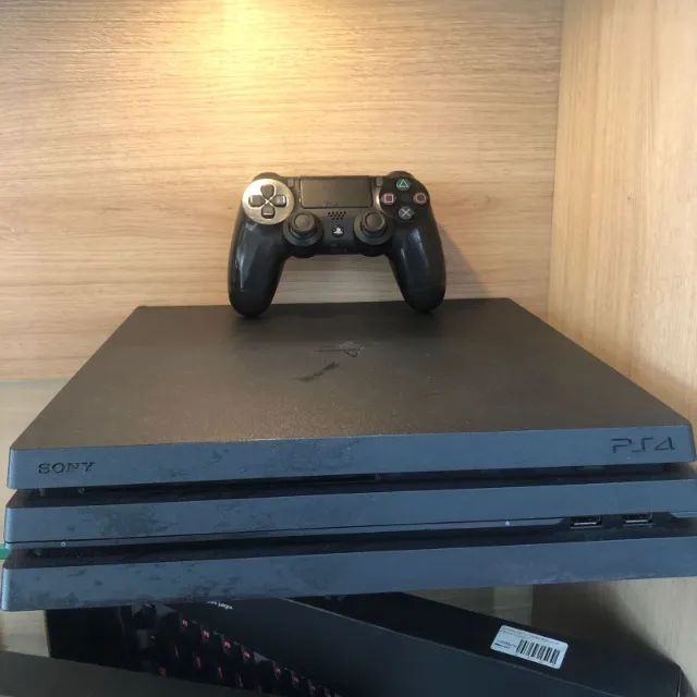 Playstation 4 Pro - 1 TB - Seminovo + jogos seminovo à sua escolha