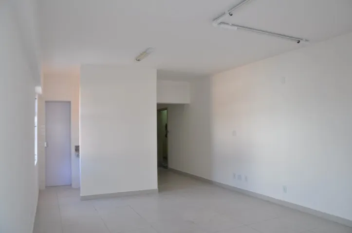 Sala Comercial no Centro de Gov. Valadares/MG