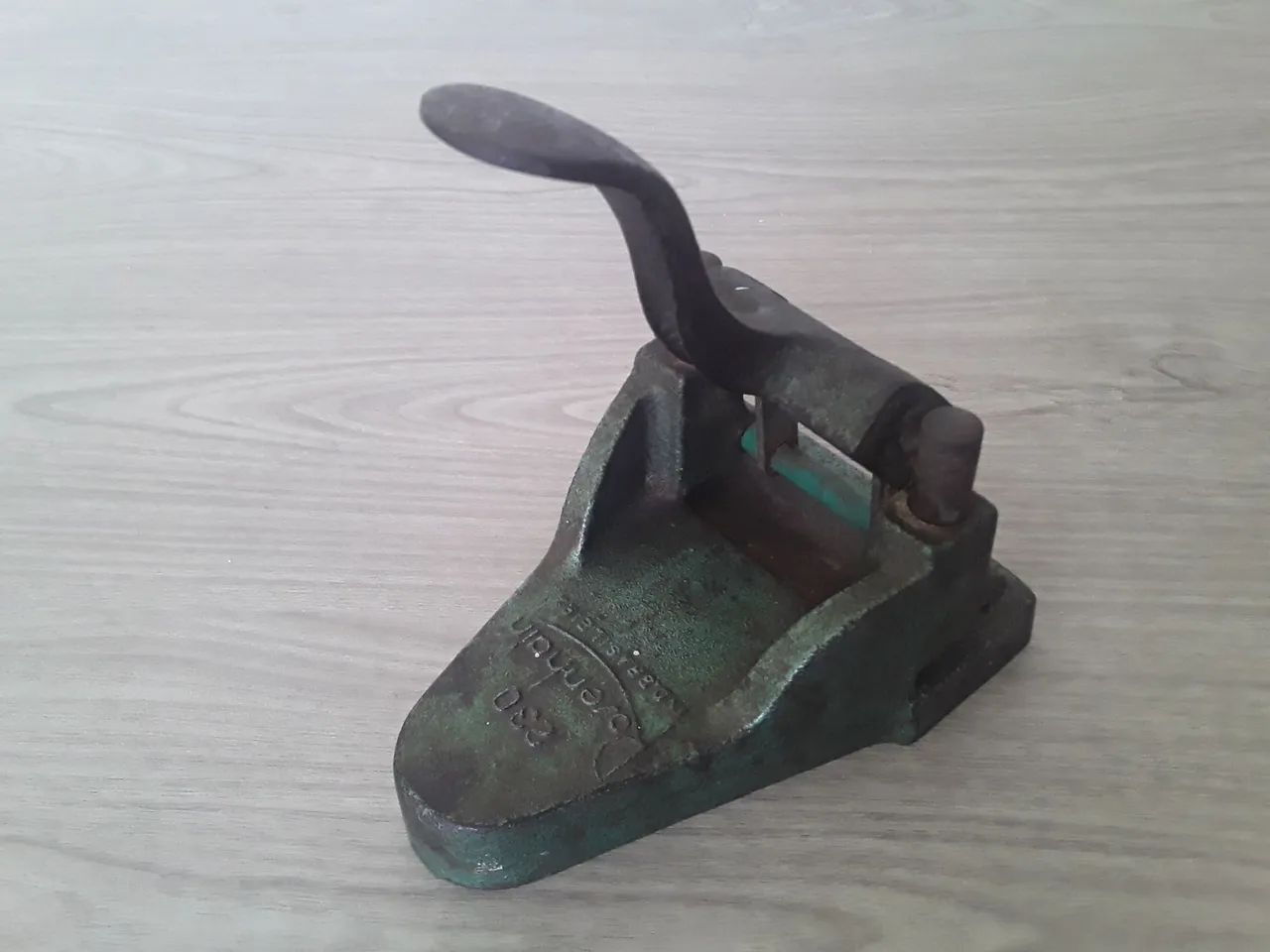 Antigo Furador de Papel - Foto 3