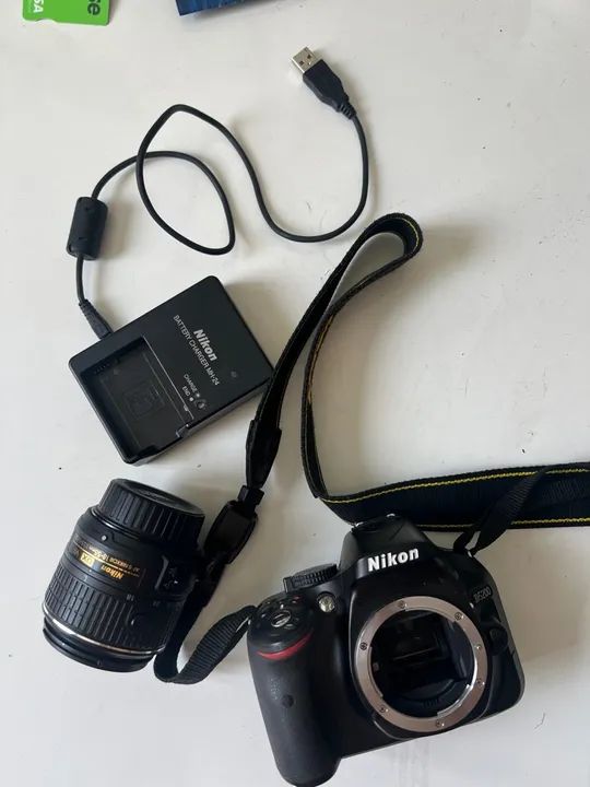Câmera Nikon D5200 com Lente 18-55mm VR