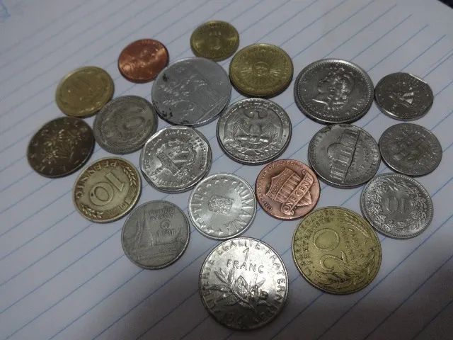 Moedas Antigas Estrangeiras Fora de Circulação - Foto 6