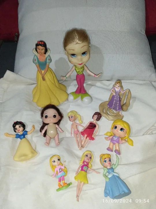 Bonecas pequenas. Kit com 11 peças  - Foto 2