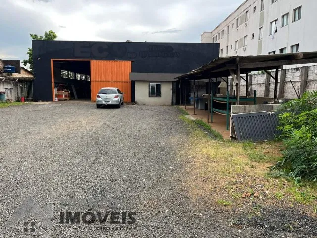Barracão comercial Terreno grande Ótima localização no Vila Elmaz!!!