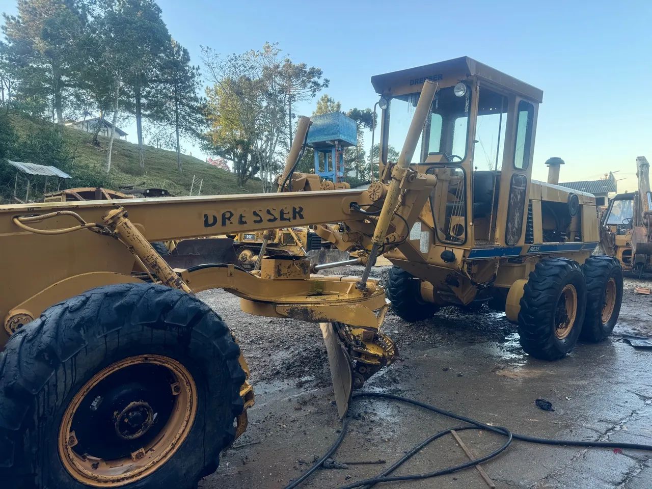 Motoniveladora komatsu gd835R