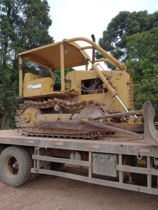 Vendo trator de esteira 