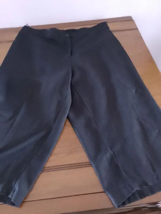 Calça Feminina Preta. PANTACUR DE EXCELENTE QUALIDADE E ESTADO , GI - Foto 2