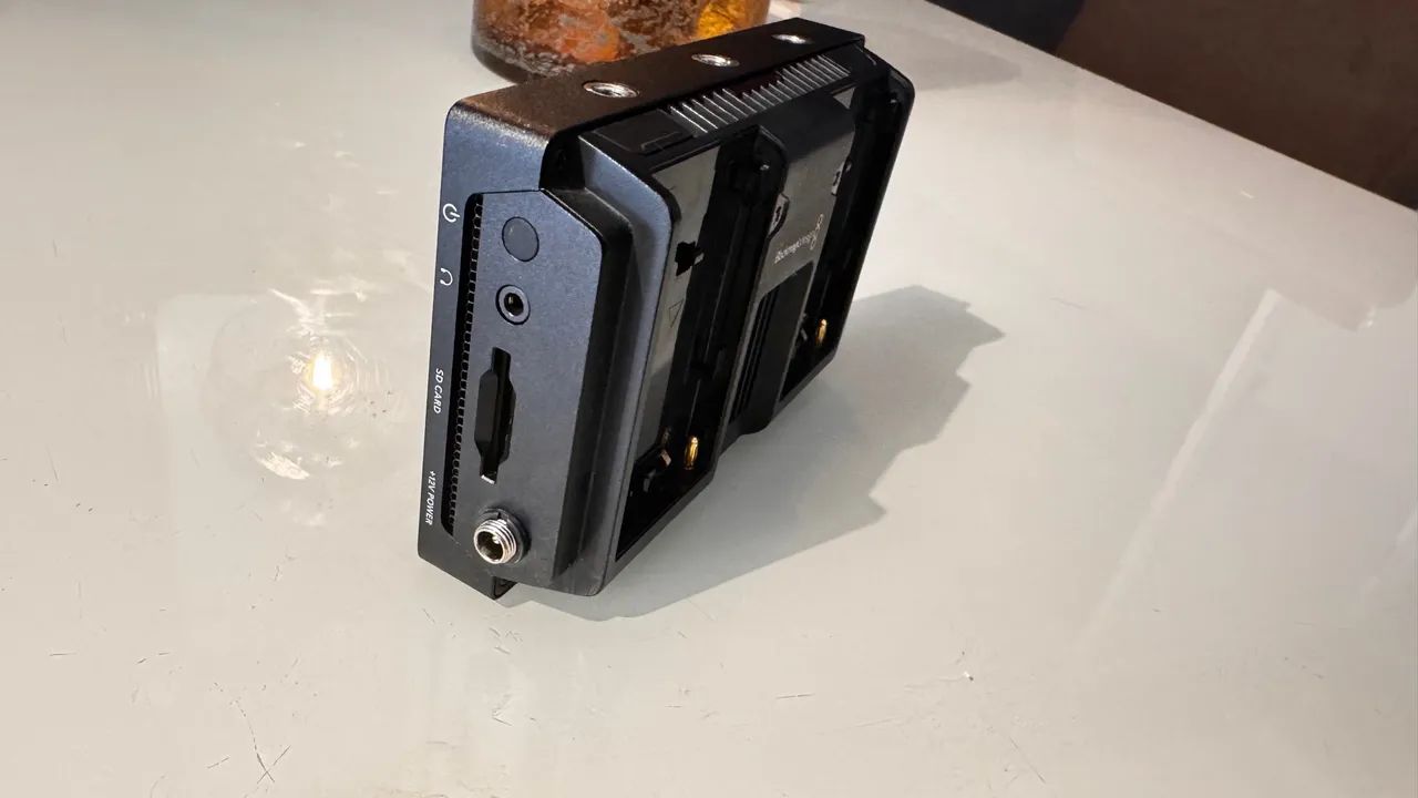 Monitor de Vídeo Blackmagic Design 12G-SDI - Foto 3