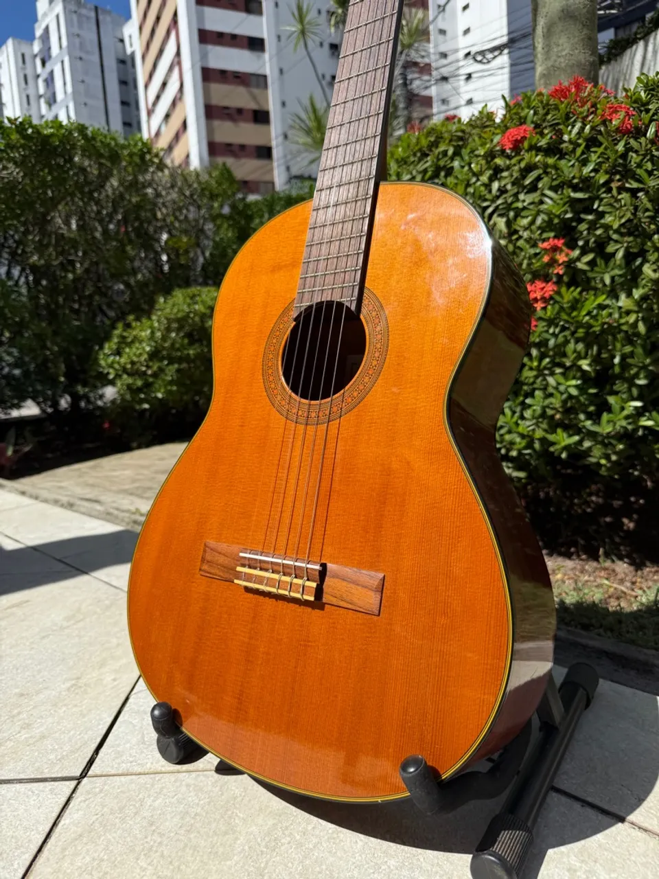 Violão Yamaha nylon