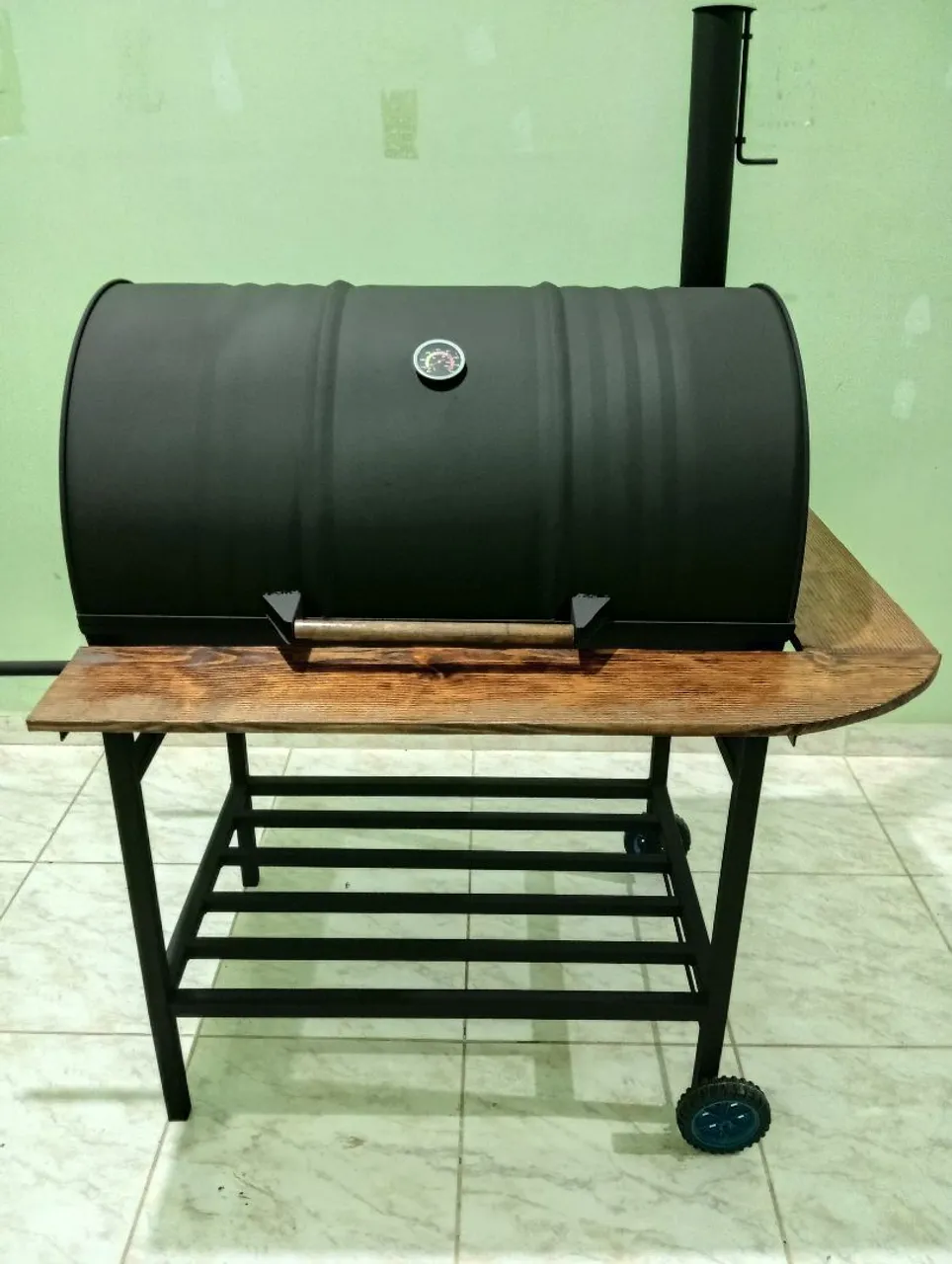 Churrasqueira artesanal feita com tambor