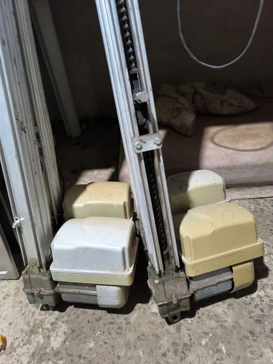 4 Motor para portão automático basculante 