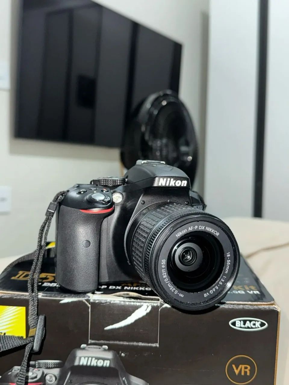 Câmera Fotográfica NIKON D5300 com acessórios e nota fiscal- PERFEITO ESTADO
