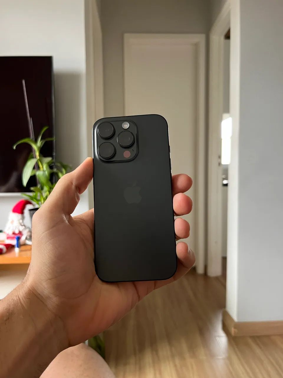 iPhone16 promax ブラック　バッテリー98% iPhone 16 Pro - Bateria 98% - Sem marcas - Celulares e Smartphones