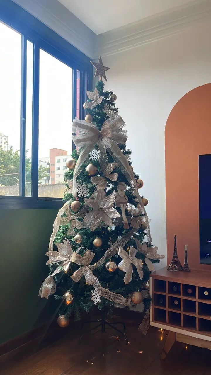 Árvore de natal com enfeites dourados/champanhe 1,80m - Foto 3