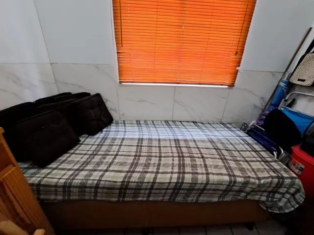 Cama de Solteiro com Colchão - Semi Nova - Foto 2