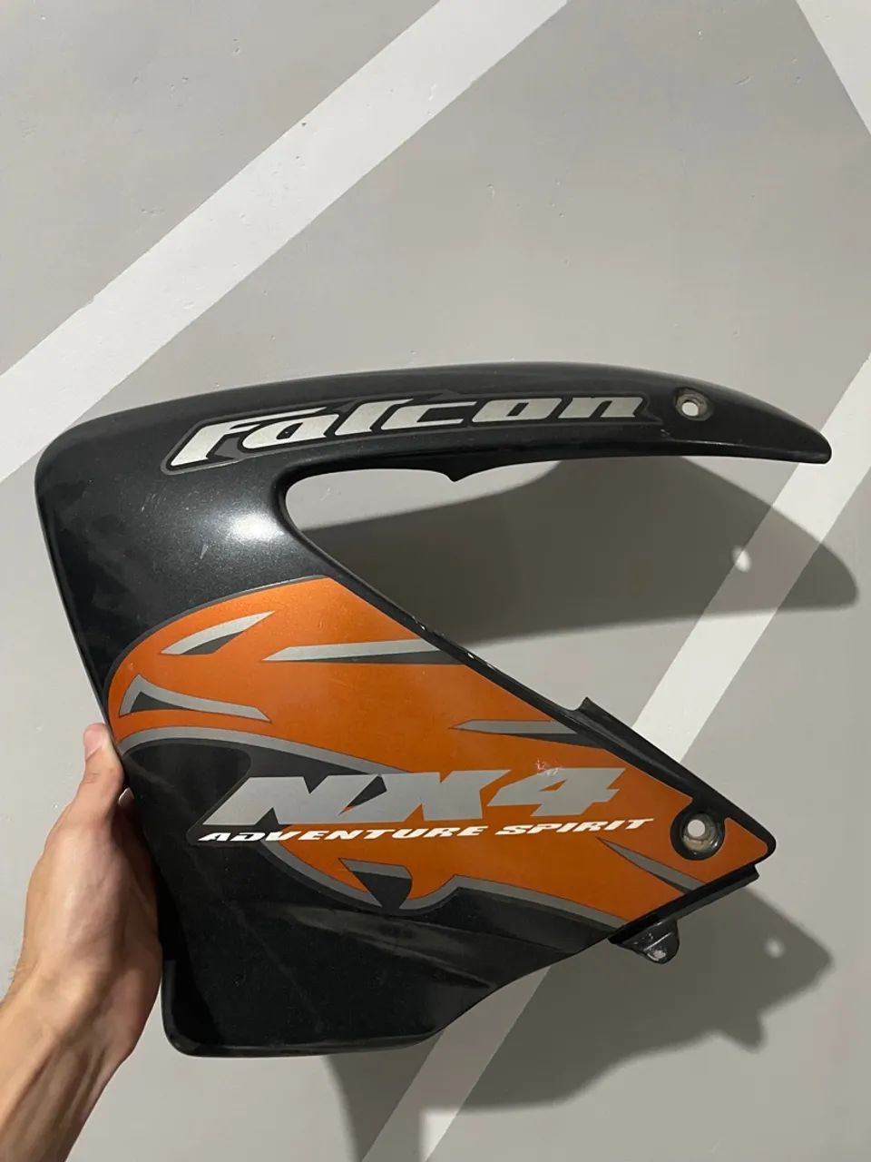 Tampa lateral Falcon 