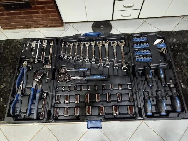 Jogo De Ferramentas Com Maleta Max 106 Peças Cor Azul-turquesa