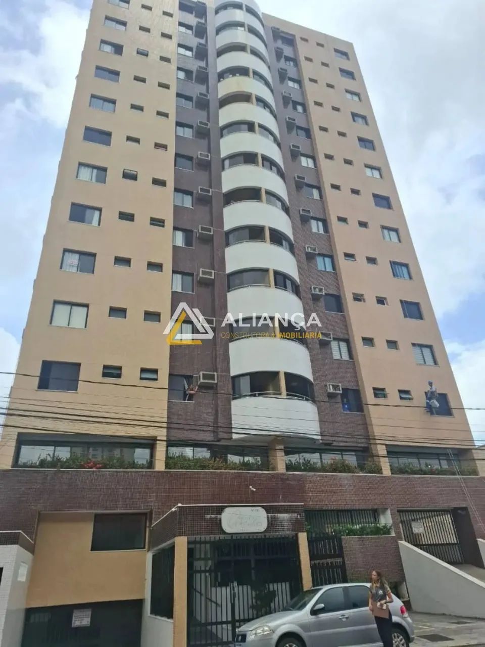 APARTAMENTO À VENDA COM 3 QUARTOS, 1 SUÍTE, SEMIMOBILIADO NO BAIRRO SÃO JOSÉ EM ARACAJU, P