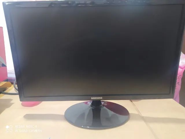 Monitor 24'' Samsung   Apenas 899,90 (seminovo)