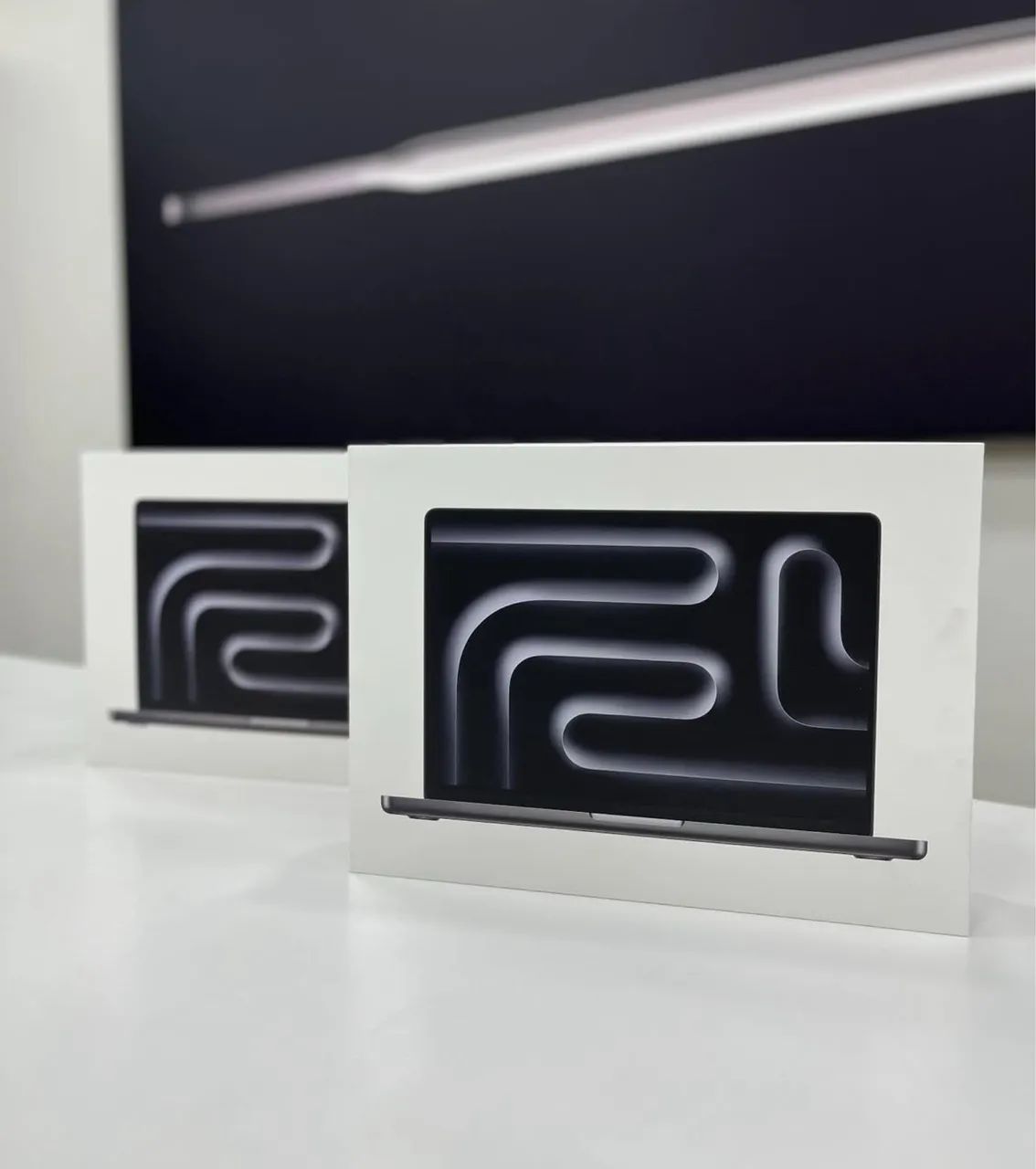 MacBook M4 Max lacrada 