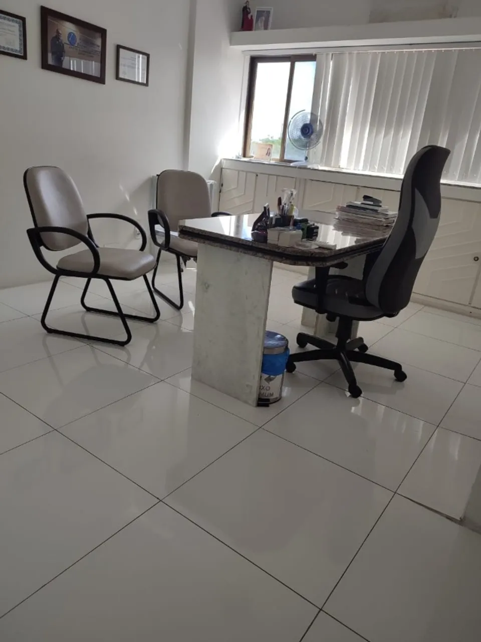 ALUGO SALA AMPLA PARA PROFISSIONAIS DE SAÚDE.