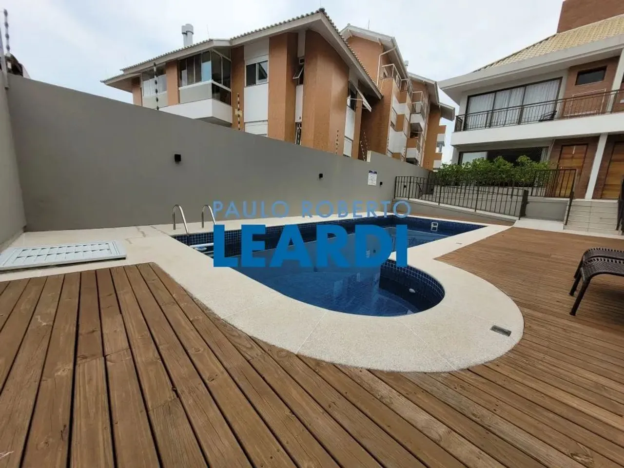 CASA EM CONDOMÍNIO - LAGOA DA CONCEIÇÃO - SC