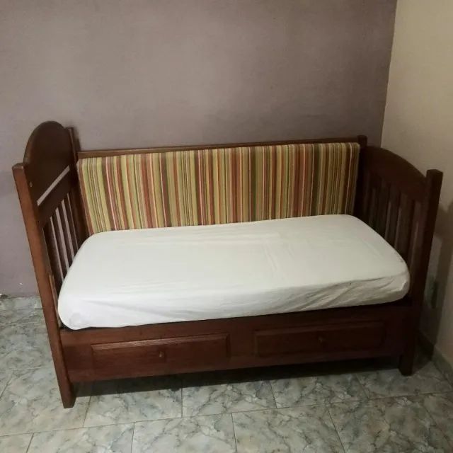 Berço - cama - poltrona. 3 em 1 em madeira maciça