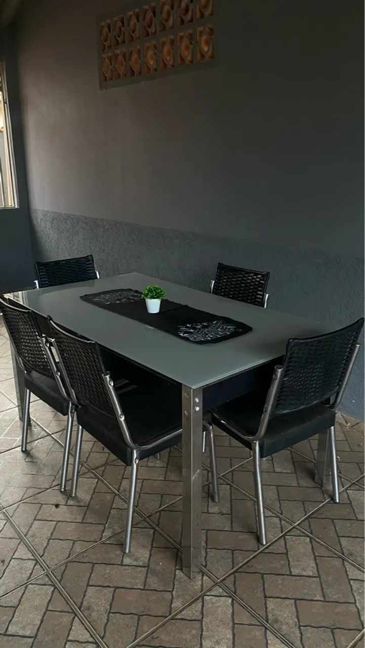 Mesa de Jantar com 6 cadeiras