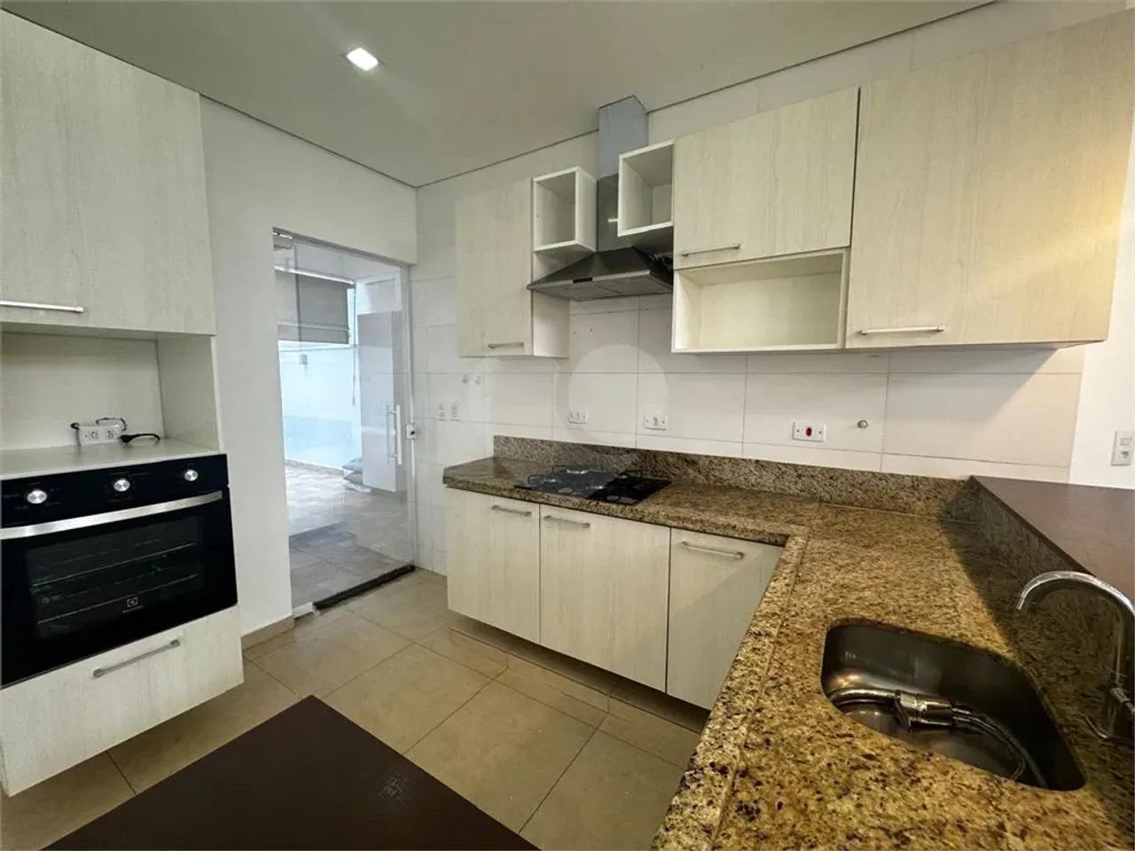 Casa para alugar com 3 quartos, sendo 1 suíte, no condomínio Terras de São Francisco, Soro - Foto 9