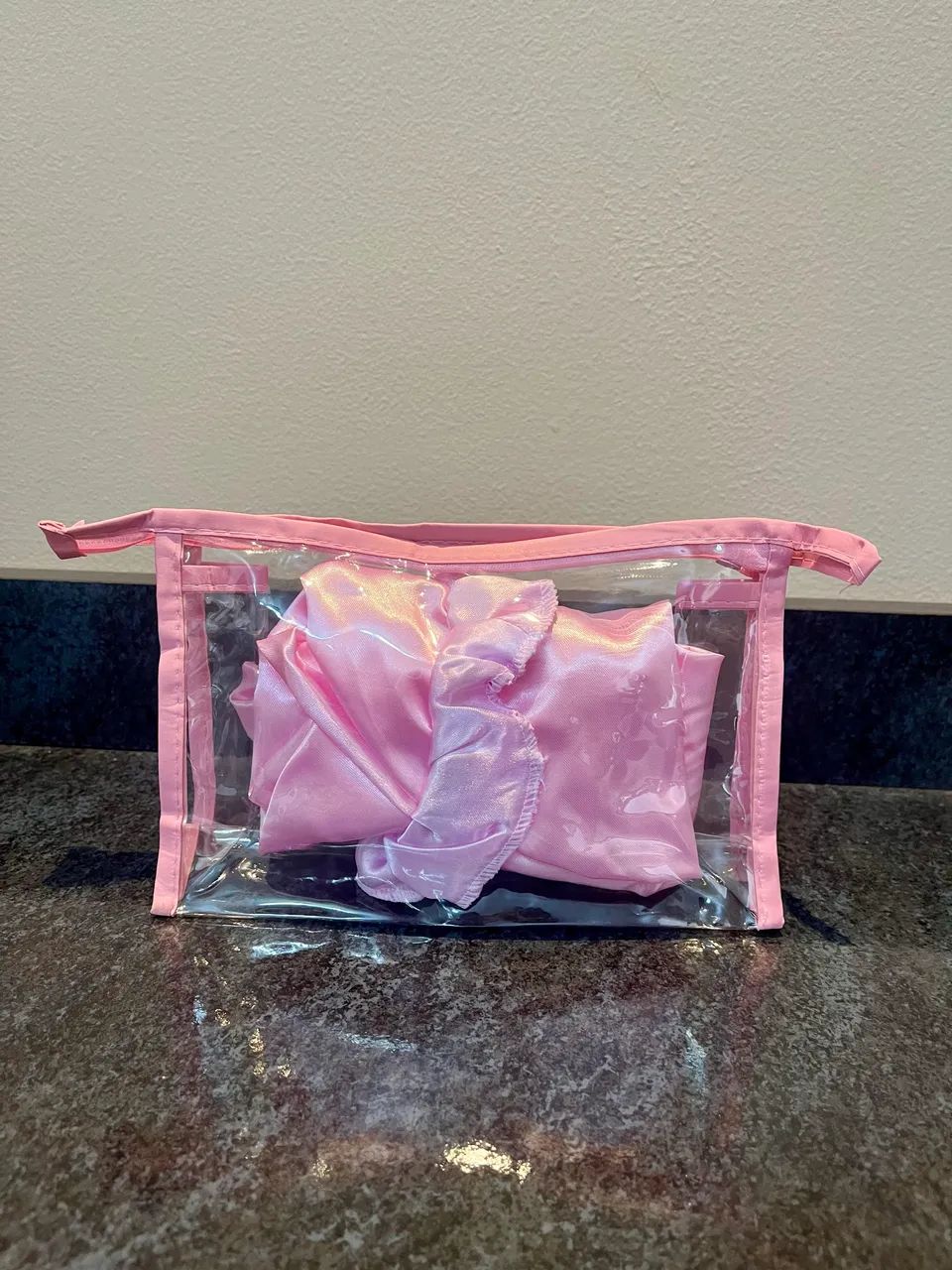 Kit Touca de Cetim + Scrunchie + Nécessaire - Lembrança perfeita para presente - Foto 2