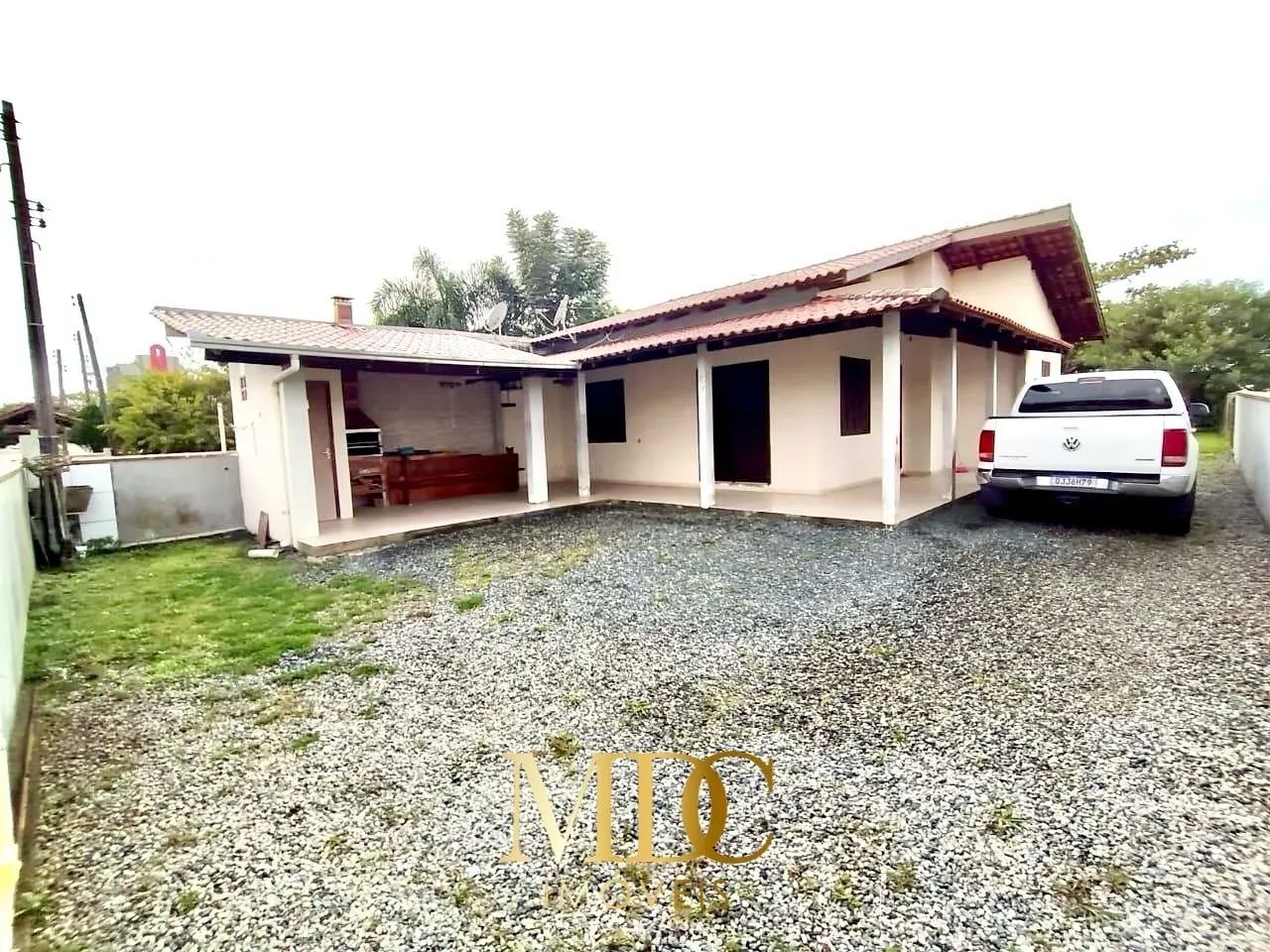 Casa 3 Dormitórios para venda em Penha - SC