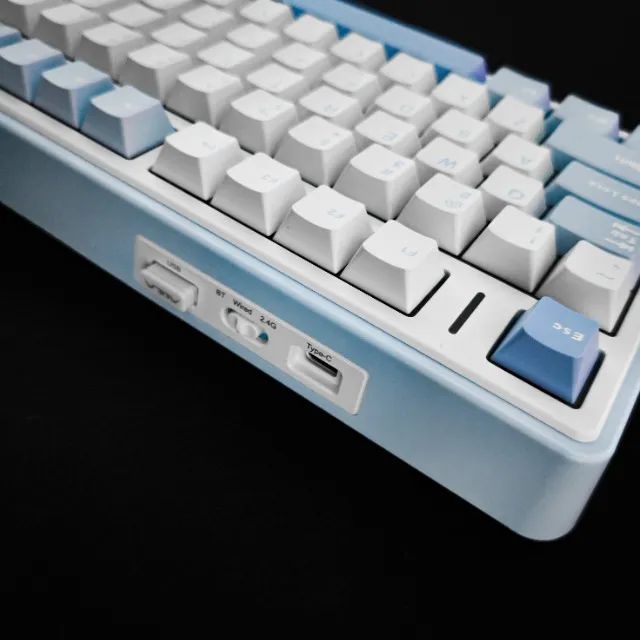 Teclado Mecânico Sem Fio Aula F75 RGB Branco e Azul - Foto 4
