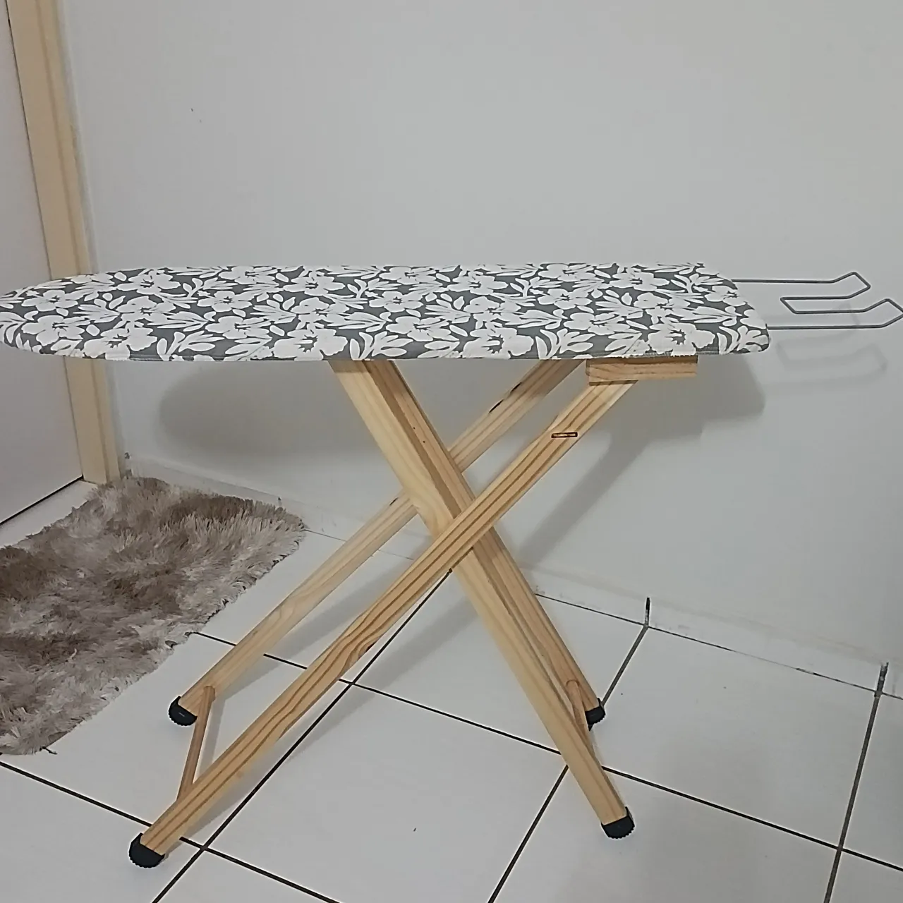 Tábua de Passar Roupa com Estampa Floral