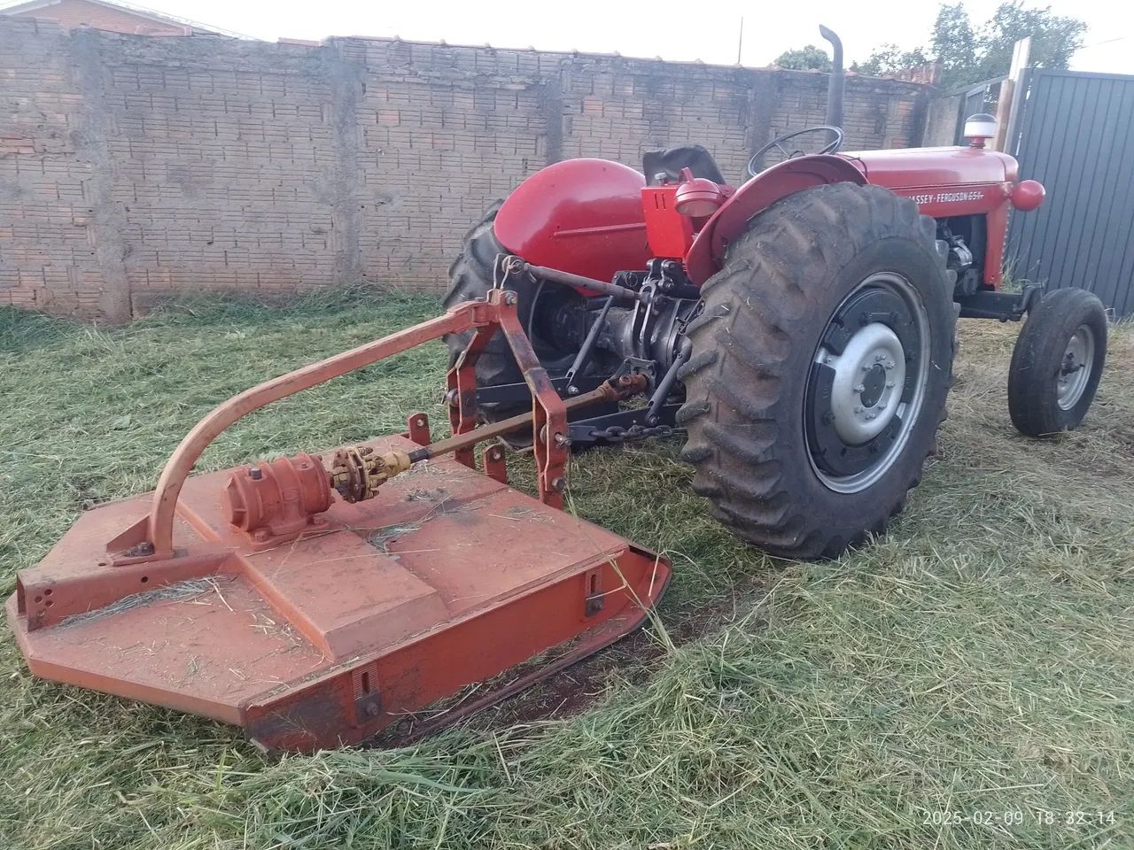 Trator Massey Ferguson 65 - Foto 2