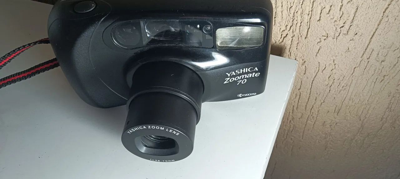Camera analógica yashica zoomate 70