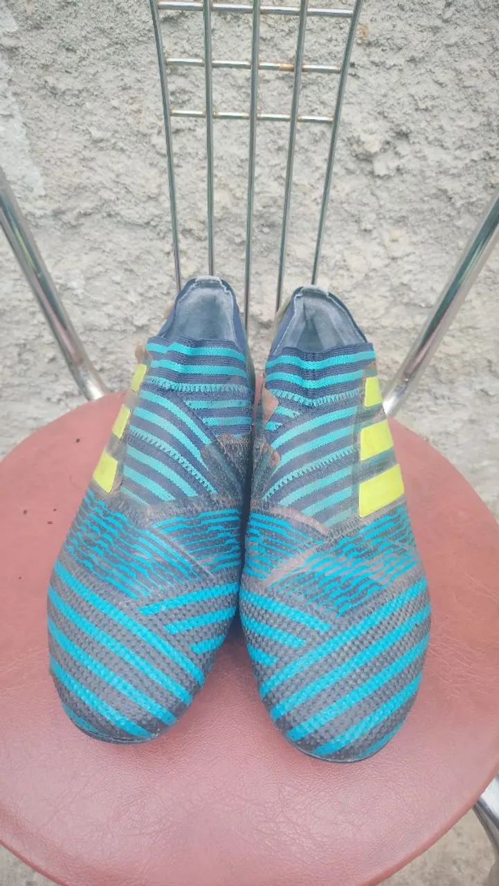 Chuteira Adidas Nemeziz Campo - Azul e Amarela