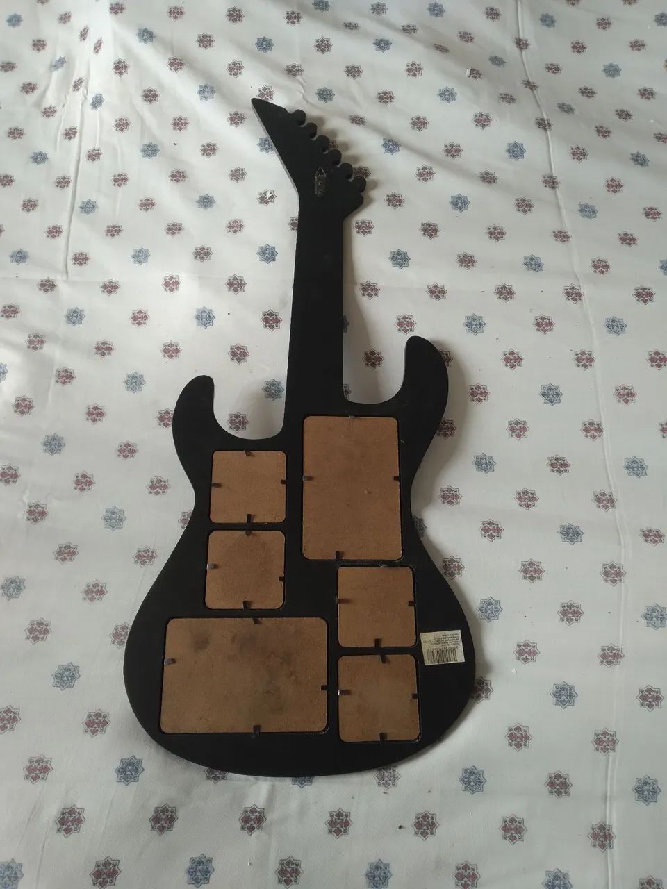 Porta-retratos em formato de guitarra - Foto 2