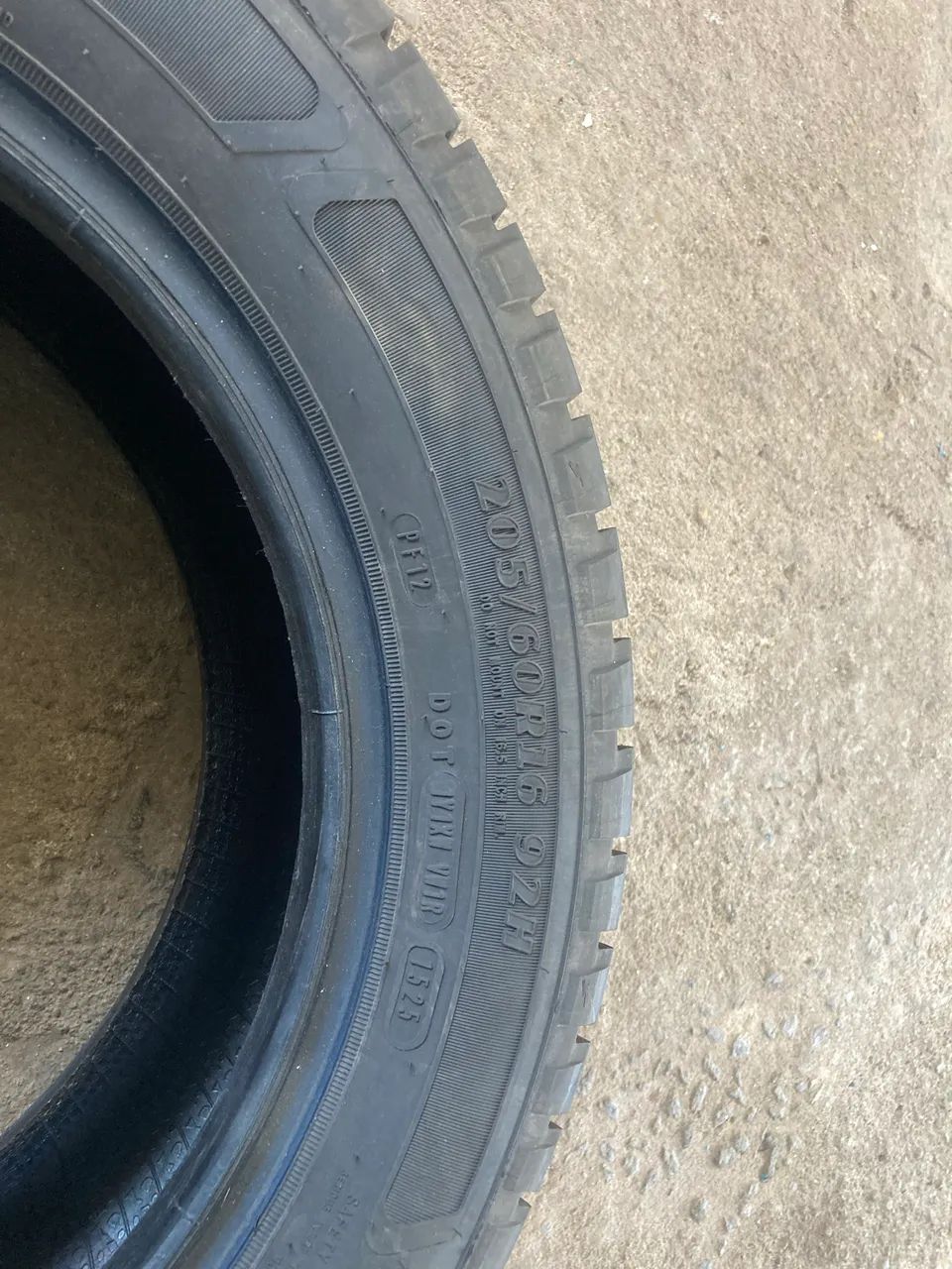 Pneu 205/60 R 16 - Foto 2