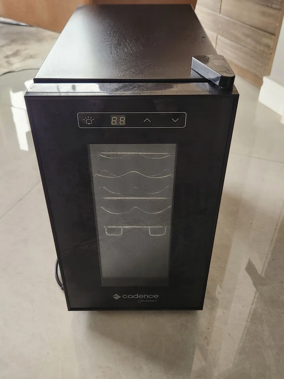 Adega Cadence Gourmet - Conserva seus vinhos na temperatura ideal