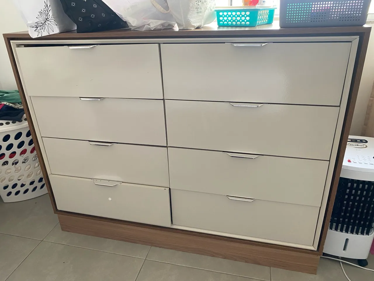 Cômoda com 6 gavetas